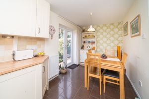 KITCHEN/DINER- click for photo gallery